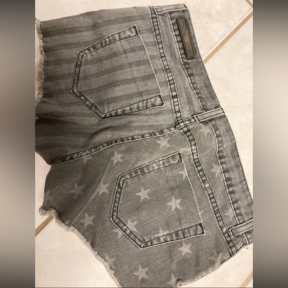 Vans shorts - Picture 2 of 3